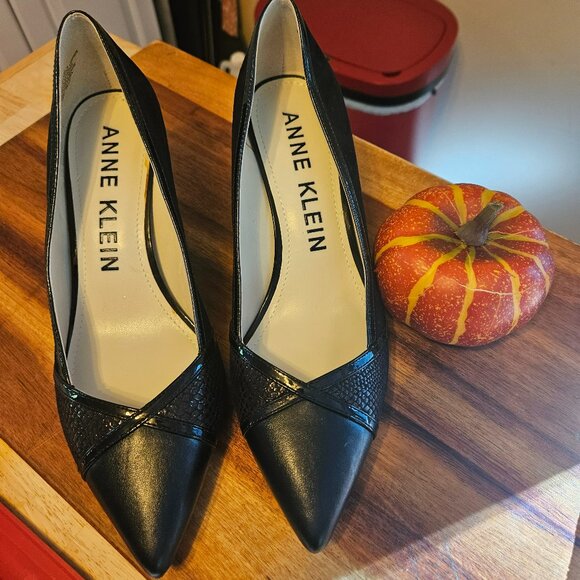Ann Klein kitten heels size 8.5 black - Picture 1 of 4